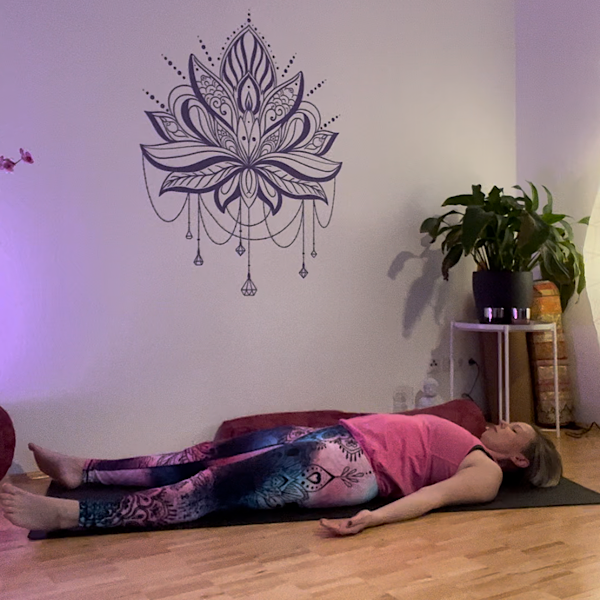 Yoga bei Rückenschmerzen: Shavasana